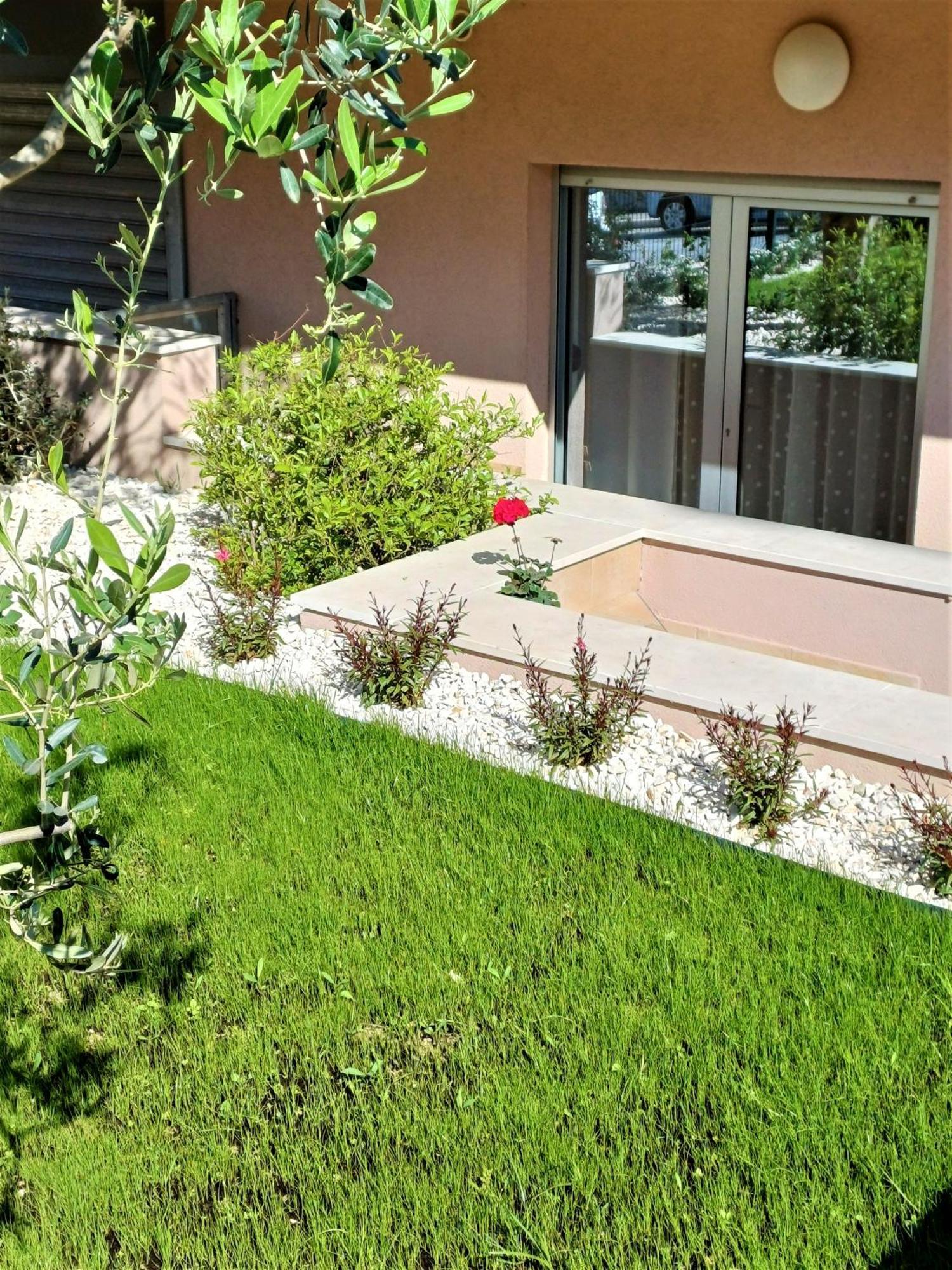 Apartment Zenta With Free Private Parking สปลิท ภายนอก รูปภาพ