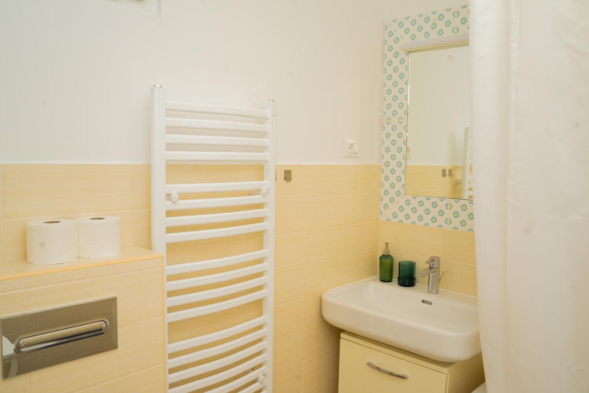 Apartment Zenta With Free Private Parking สปลิท ภายนอก รูปภาพ